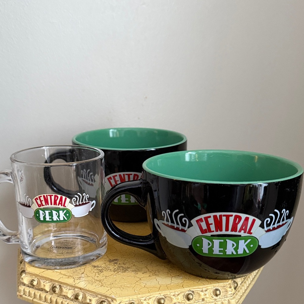 Legendary Friends Central Perk Black and Green Mug Set X3